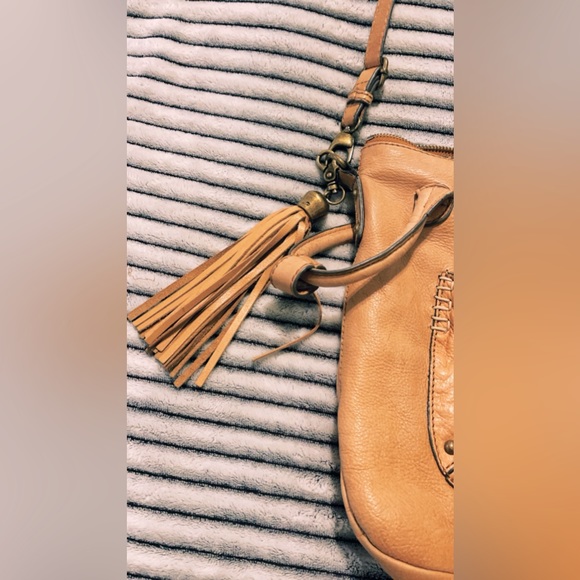 Lucky Brand Buttery Soft Crossbody Purse Light Tan - Picture 3 of 12